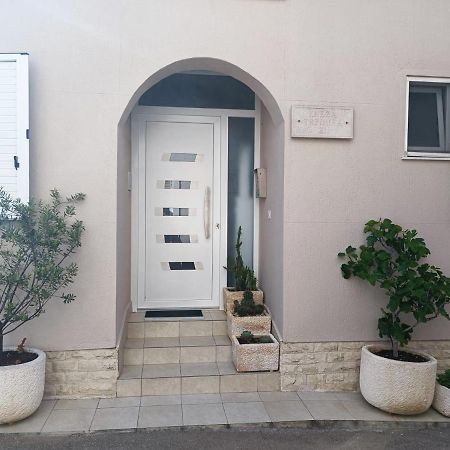 Apartments Vrime Biograd Na Moru Ngoại thất bức ảnh